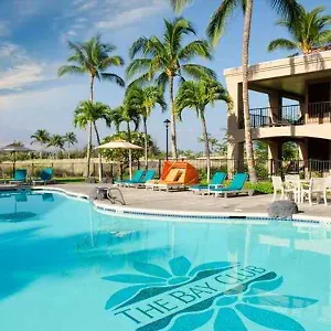 Hotel At The Bay Club ***