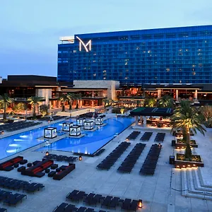 4* Feriested M & Casino